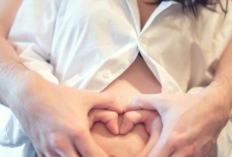 怀孕后摸肚子注意事项,孕妇怀孕初期可以经常摸肚子吗