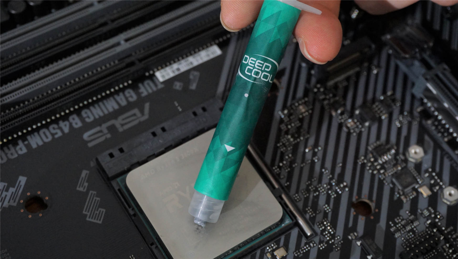 手把手教组装3000电脑最强配置,主机多显卡装机详细全过程