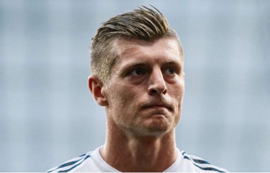 足坛历史十大球星c罗,足坛前三人梅西c罗内马尔