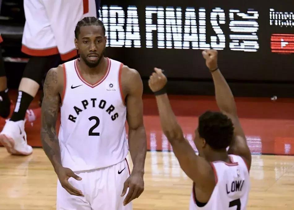 猛龙夺冠巡游洛瑞,洛瑞为什么能成为猛龙队史第一人