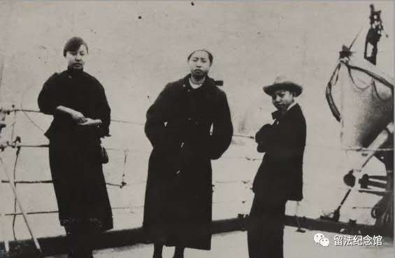 毕业季同学合影,14人一组毕业季照片