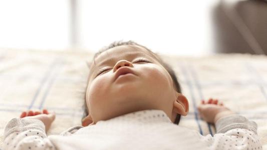 一百天宝宝是个分水岭,宝宝成长100天变化