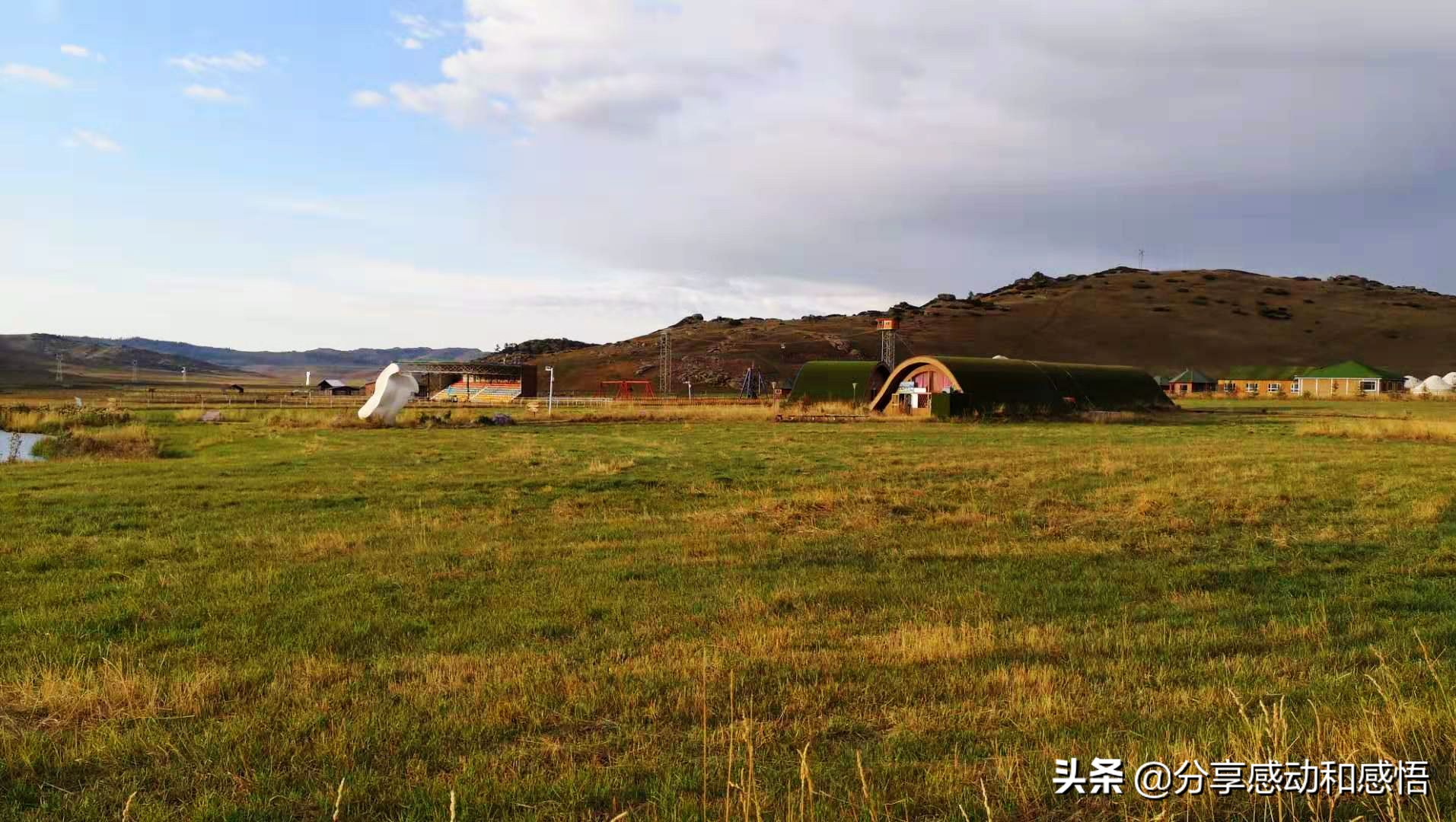 *疆新**汽车窗外的光影世界：斑驳陆离风光美，亦梦亦幻疑成仙