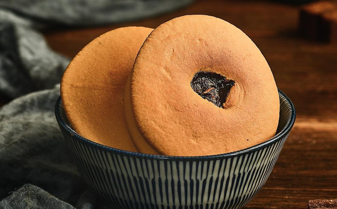 一碗面粉一种糖，教你做家庭版“红糖肚脐饼”，甜而不腻焦香酥脆