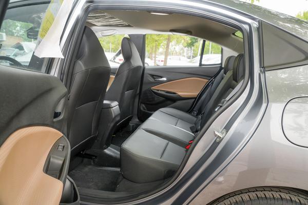 雪佛兰科沃兹4缸最低配,雪佛兰科沃兹三缸中配新车报价