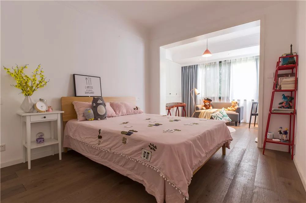 卧室带阳台就这样设计实用美观,卧室带阳台怎么设计最实用