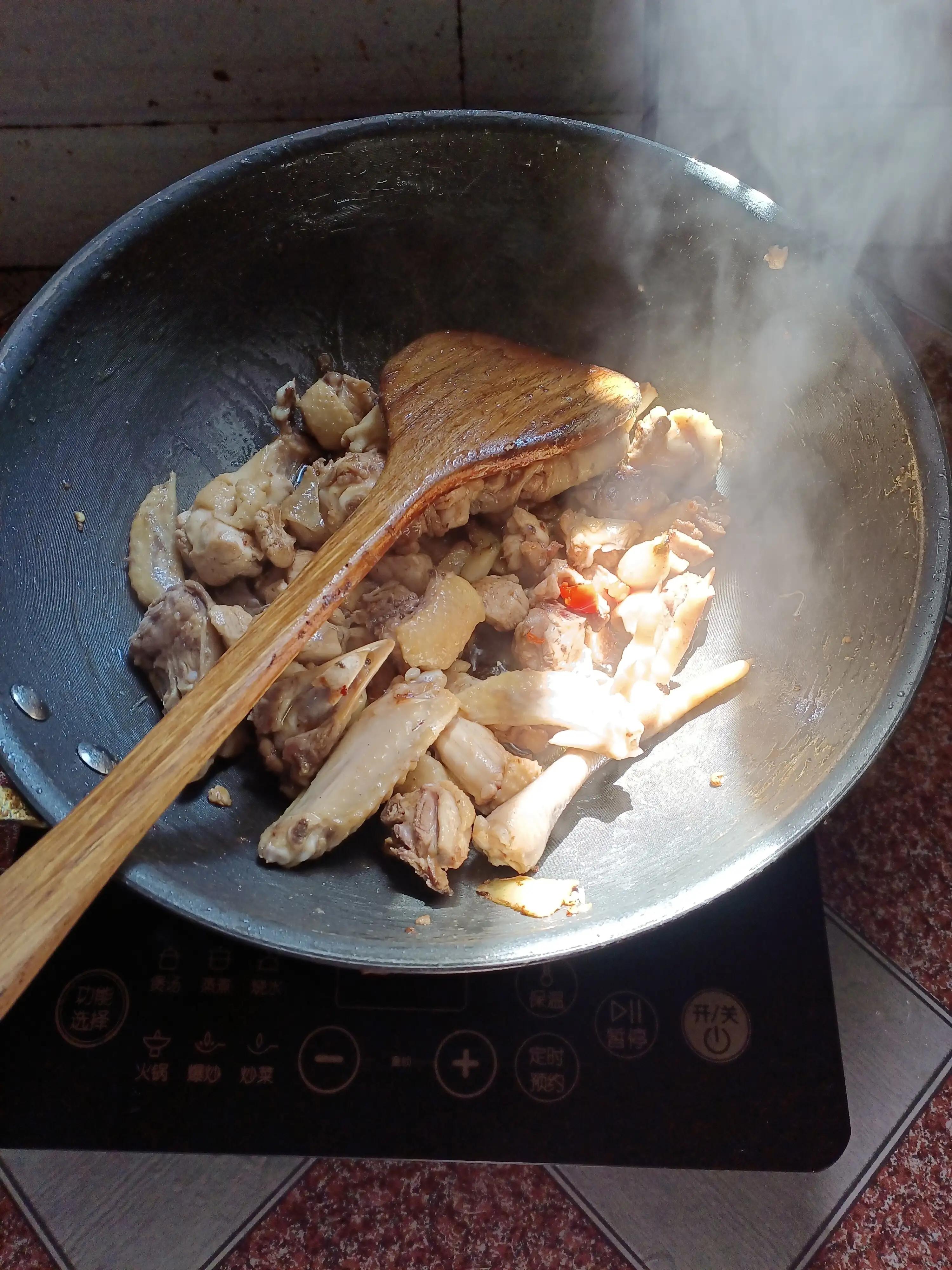 鸡肉这样做营养更低脂,鸡肉怎样吃才能滋补身体
