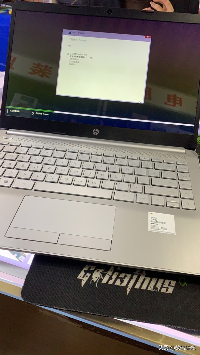 女大学生抱怨电脑系统难装，跑了几家店都没装上，问题出在了哪？