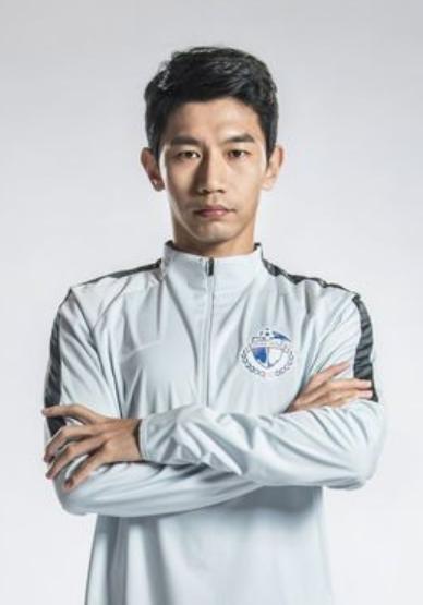 大连一方朱挺门线救险,大连队长朱挺