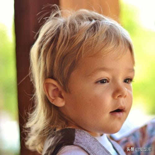 50岁鲻鱼头烫发发型,短发发型女2020流行发型鲻鱼头