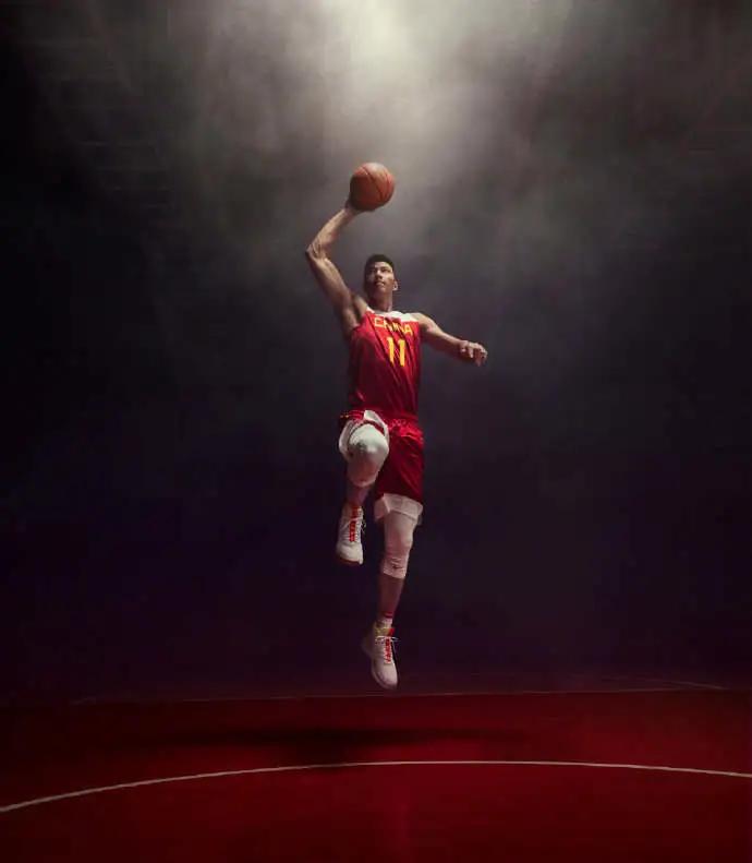 易建联nike篮球签名,nike易建联1代