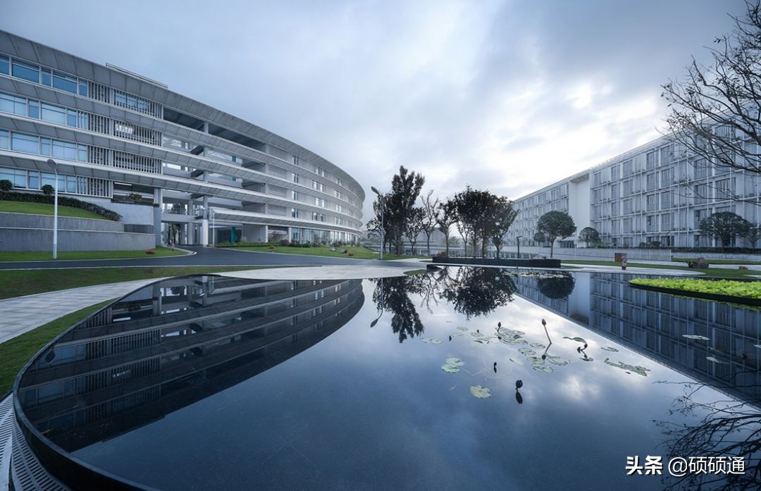 超级巨型飞船设计,巨大环形飞船