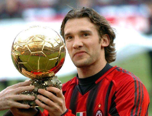 足坛76年黄金一代合影,天下足球致敬76黄金一代