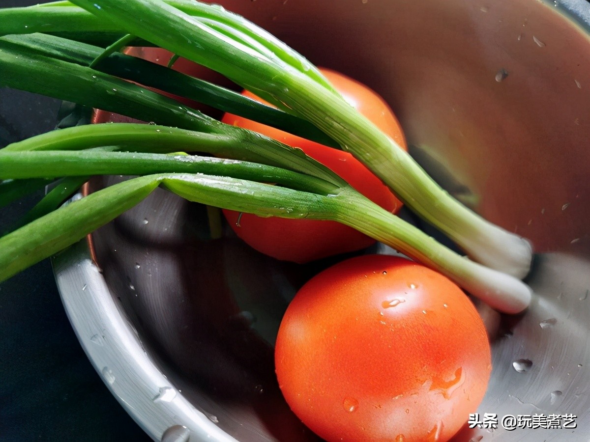 番茄虾仁面疙瘩,西红柿虾仁疙瘩汤全家都爱喝