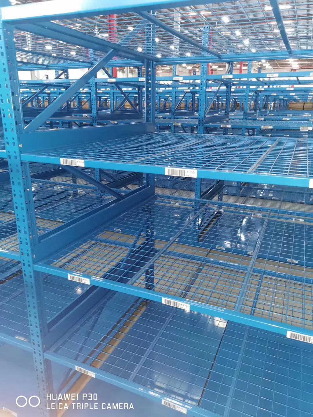 二手9.9新货架，低价出售！有兴趣的亲联系我13480396064微信同号