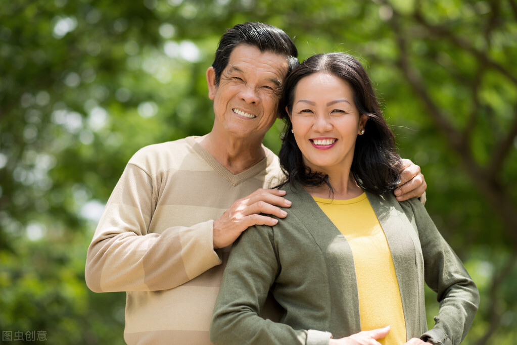 人到老年没积蓄,人到晚年很可怜没有钱用无人管