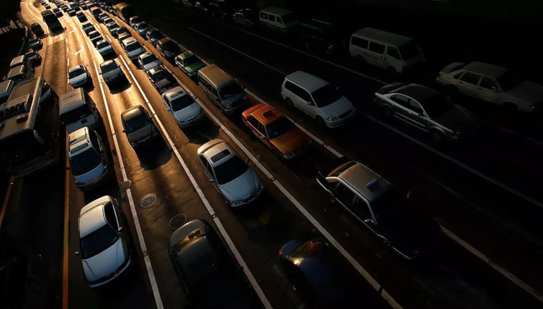 管理混乱、奢靡腐败...易车哪来的钱撒币式营销?