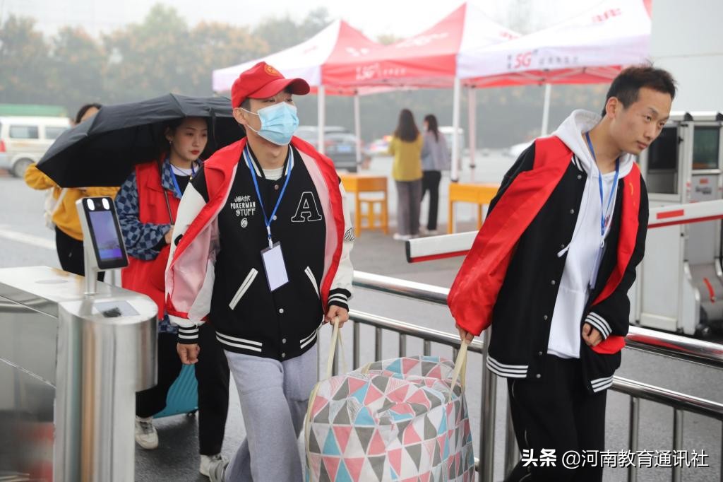 2019信阳职业技术学院新生报到,信阳职业技术学院春夏秋冬