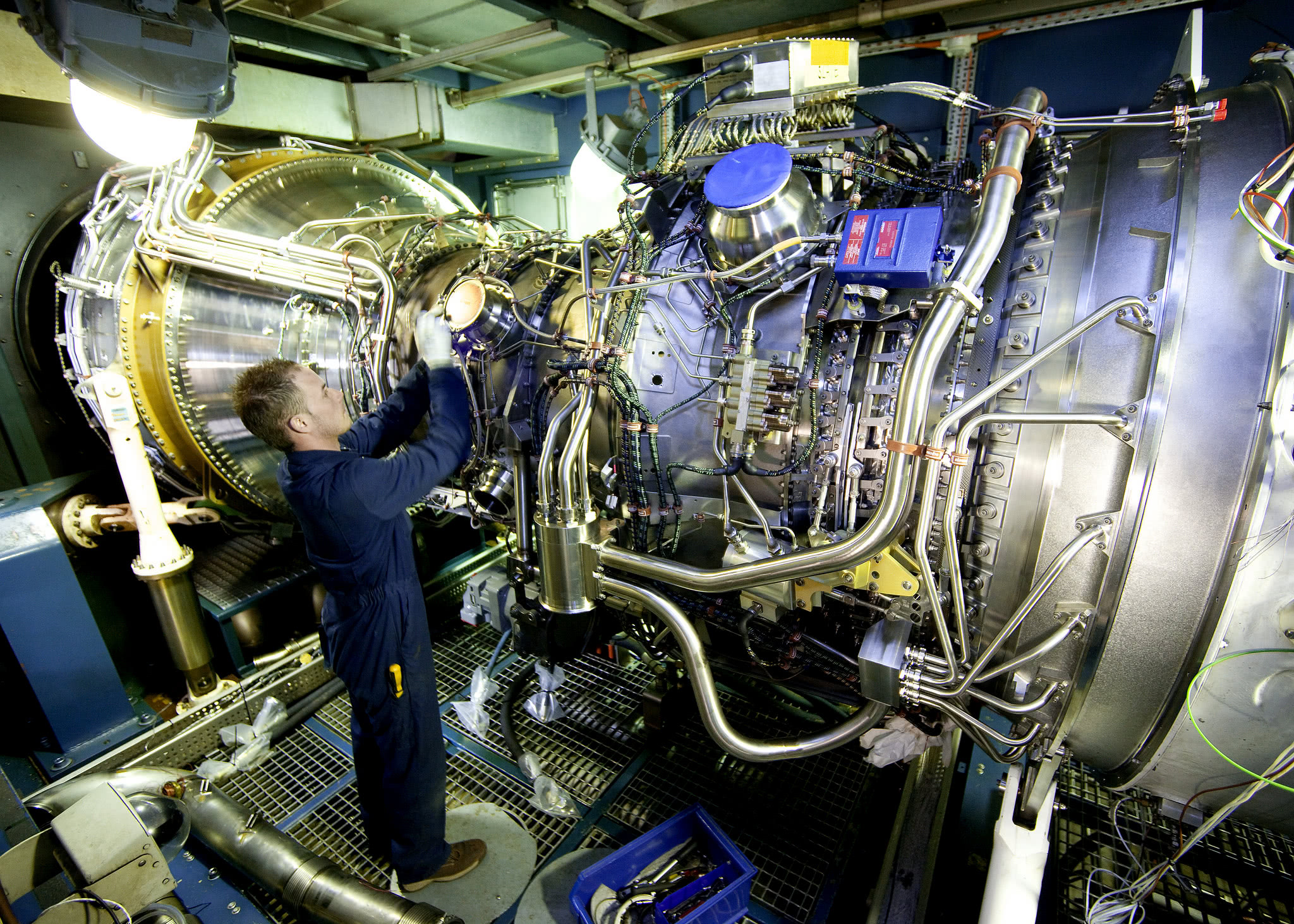 防火，防盗，防中国人？为啥西方军工业总对中国人严防死守？