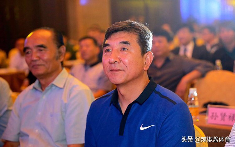 一方主帅崔康熙下课,一方新主教练