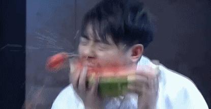 不管多高冷闷骚的西安年轻人，都抵挡不住这波“吃瓜的诱惑”