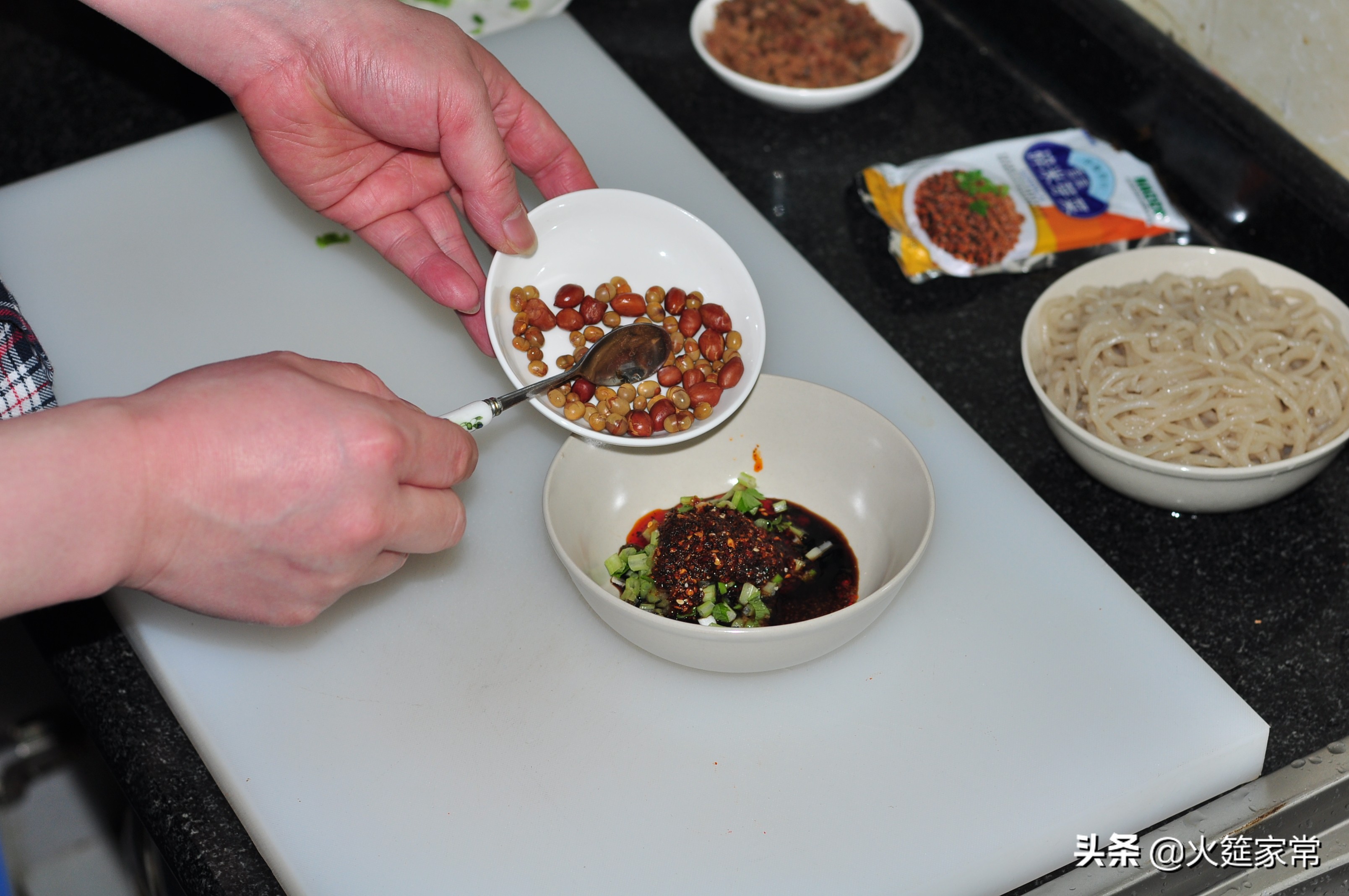 用最简单的材料做酸辣粉,香喷喷酸辣粉