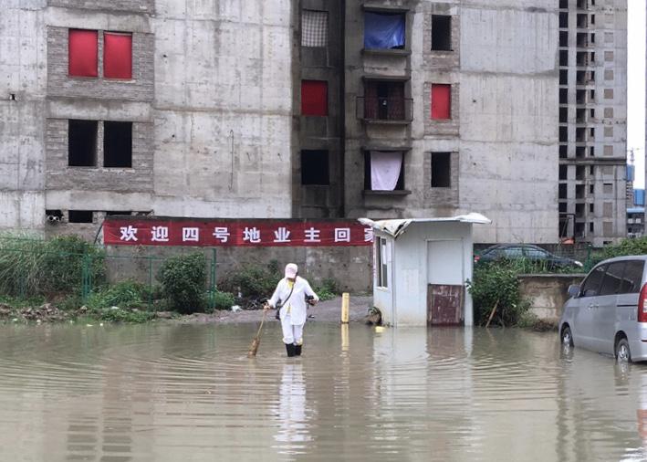 住在烂尾楼的日子,烂尾楼七年