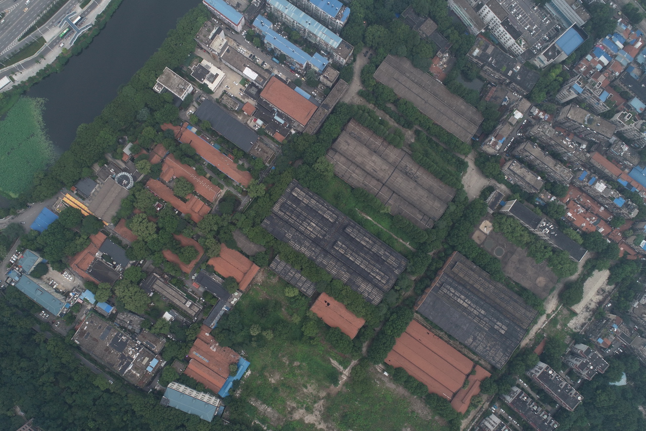 武汉轻型汽车制造厂,武汉特种车制造厂