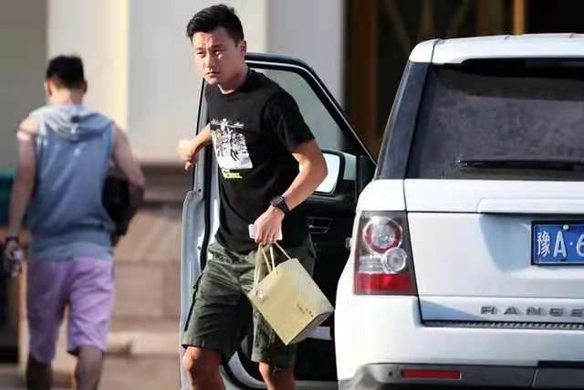 国足队员都开的什么豪车,盘点国足队员的车