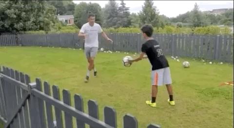 c罗和儿子一起锻炼,c罗和迷你罗最新合照