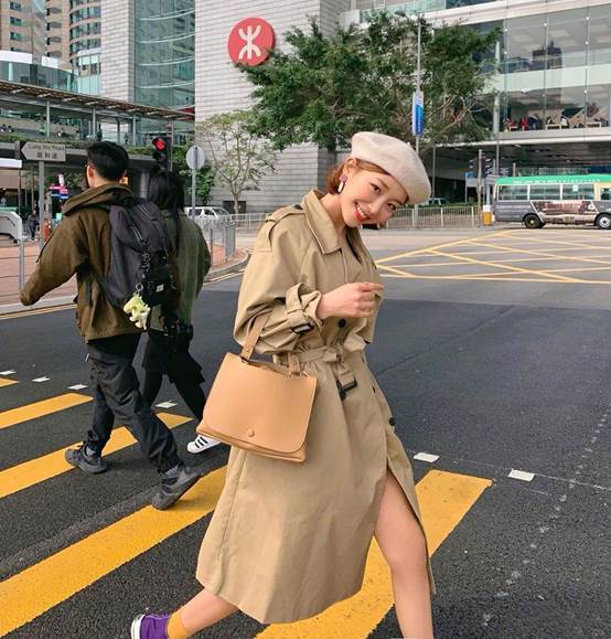 vivamoon韩国穿搭博主小西装,鬼马精灵彩虹眼妆