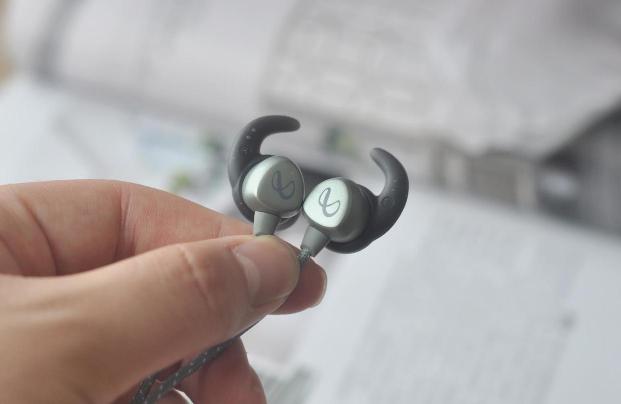 甯︽湁鍝堟浖闊宠川钃濈墮鑰虫満,鏈夊搱鏇奸煶璐ㄧ殑钃濈墮鑰虫満