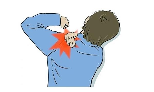 健身怎么把肩练平,健身时耸肩挺肚子怎么办