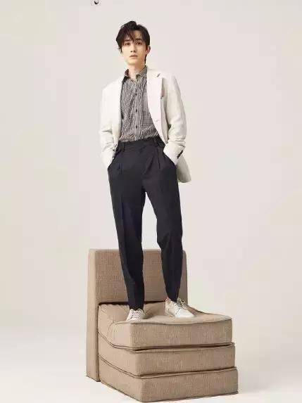 蔡徐坤哥哥衣服品牌是什么,蔡徐坤的服装品牌叫啥