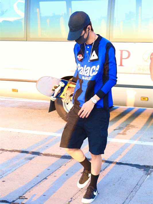 王一博大赏穿搭,人间妄想王一博