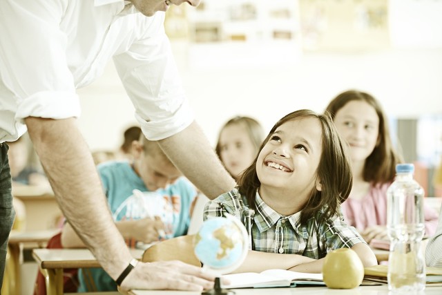 班主任如何处理屡教不改违纪学生,学生总是不改错怎么办