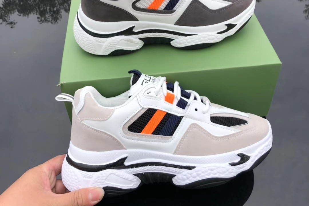 为什么年轻人喜欢穿帆布鞋,初中生现在为什么喜欢穿运动鞋