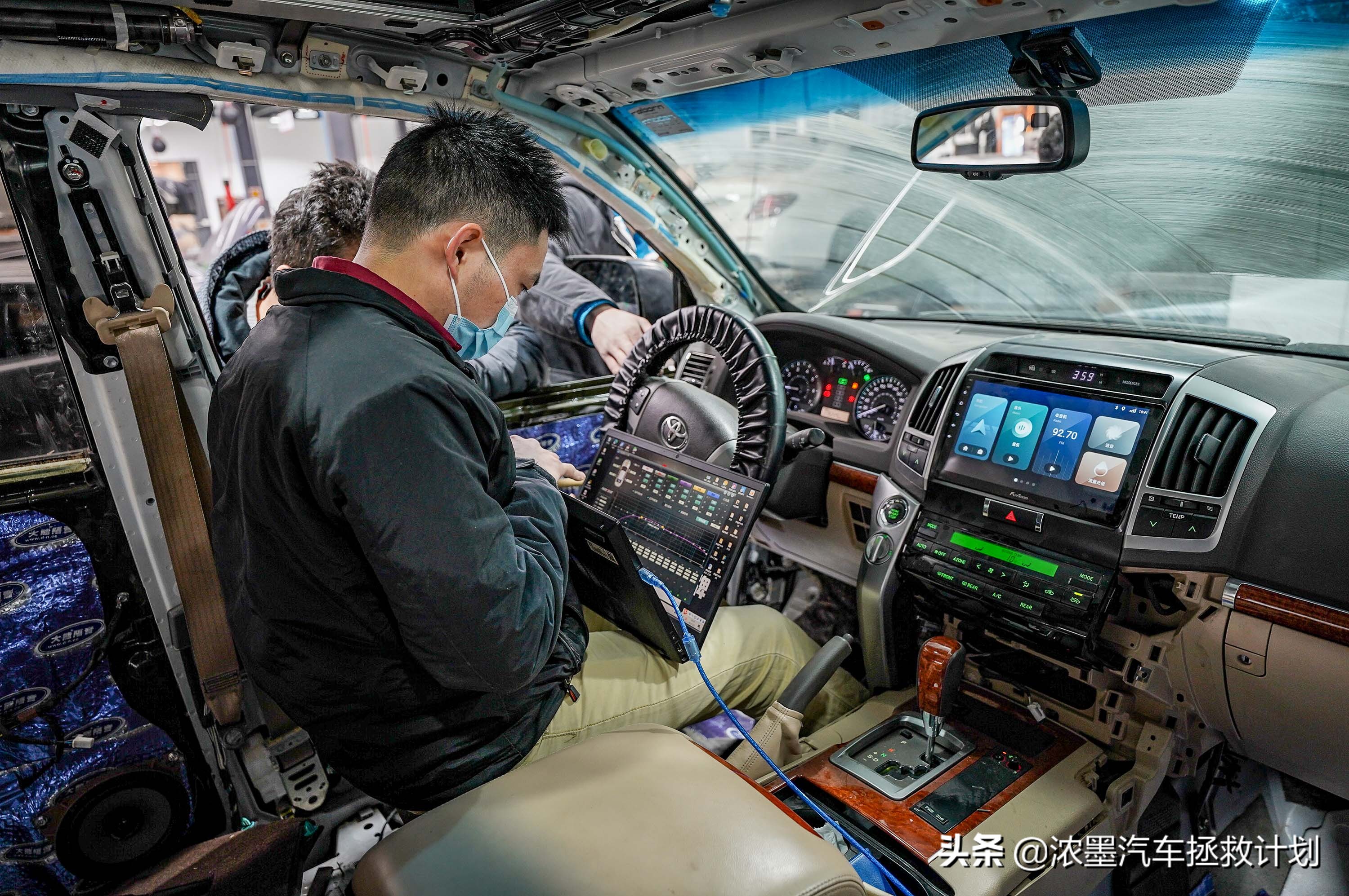 丰田霸道酷路泽带你翻山越岭,丰田兰德酷路泽低速4驱越野模式