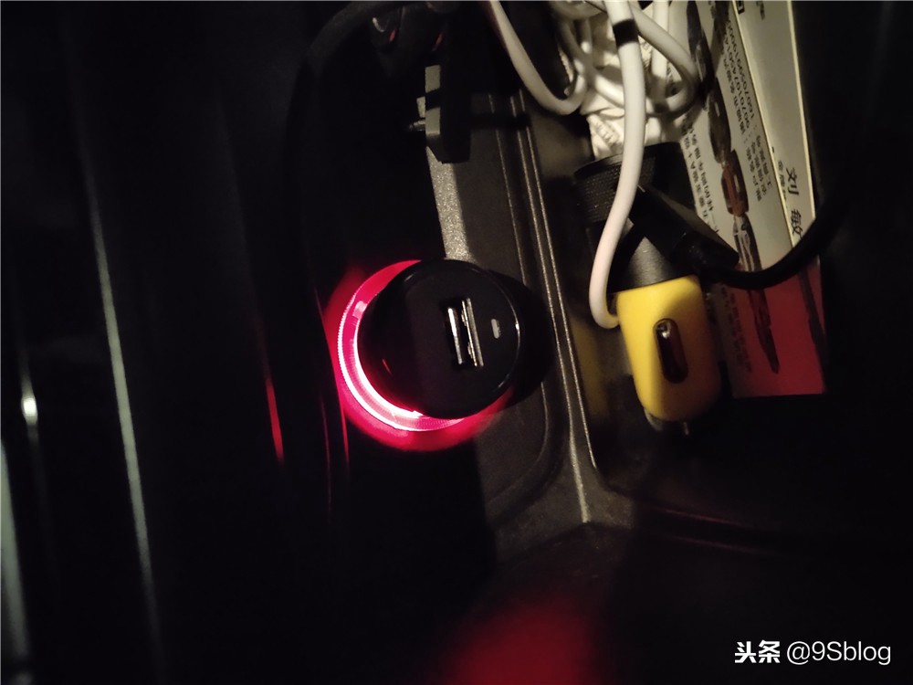 小蚁行车记录仪下载录像,小蚁行车记录仪更换电池