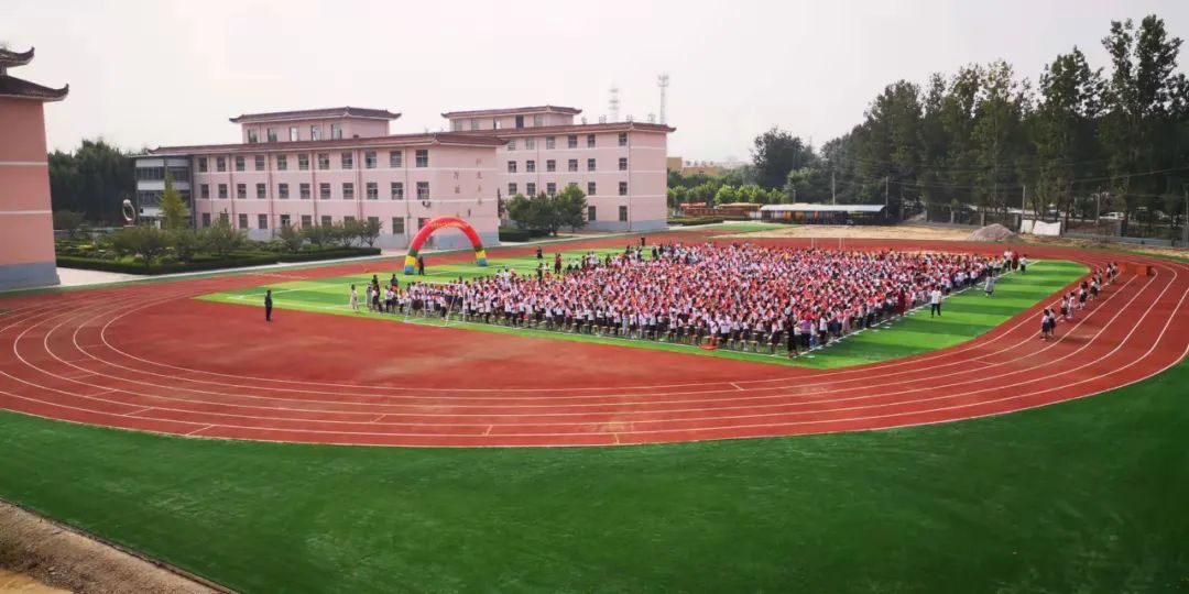 办人民满意的教育学校幼儿园,改善乡村学校环境