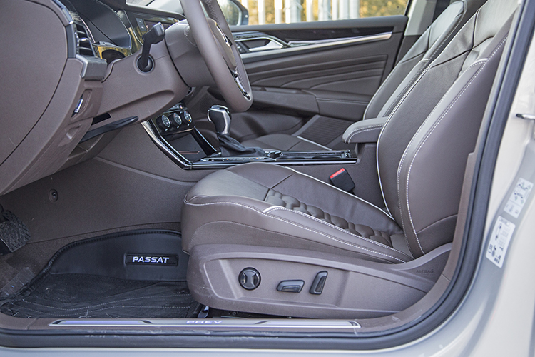 大众新能源制动系统报警,上汽大众油电混合帕萨特试驾