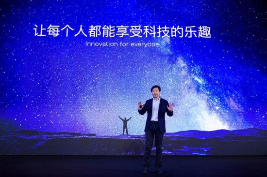 戴口罩直播1天卖3亿的雷军，像极了曾经的李嘉诚