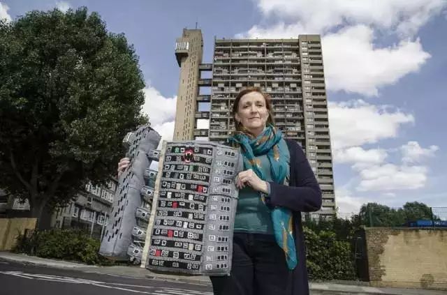 一个95后美女开了一家超市,85后美女开了一家超市