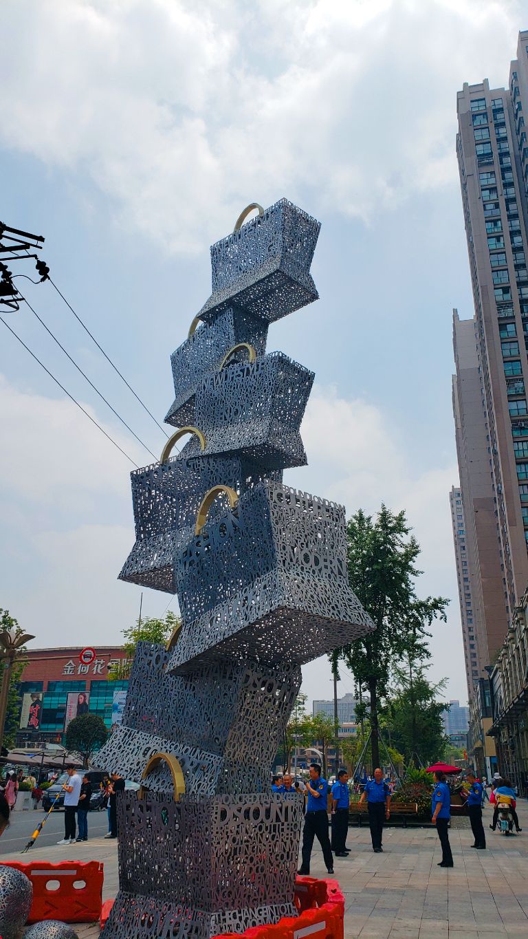 现在荷花池搬去哪里了,荷花池都搬去新都了吗