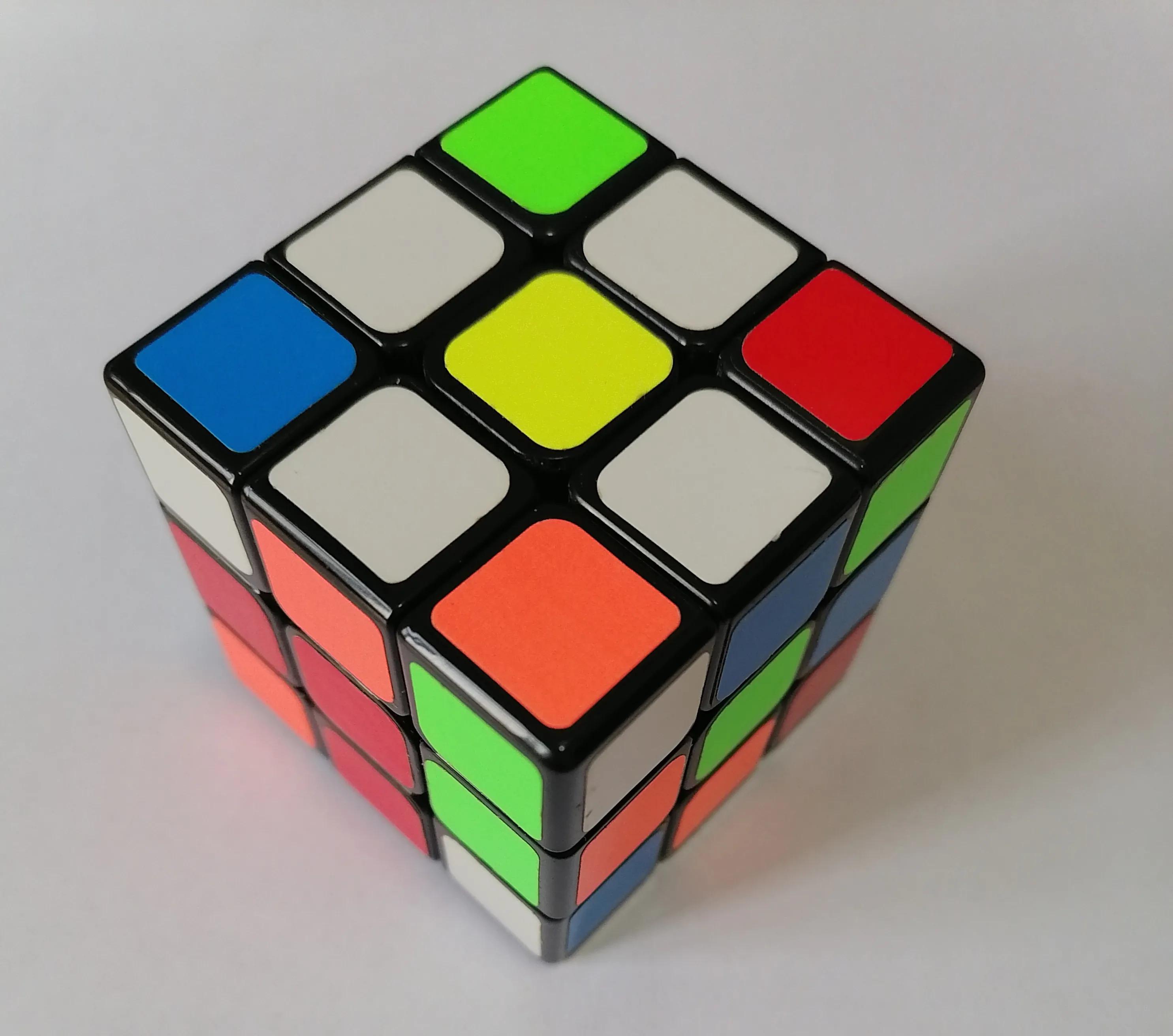 三阶魔方第一层复原最详细步骤,立方体魔方还原方法最简单