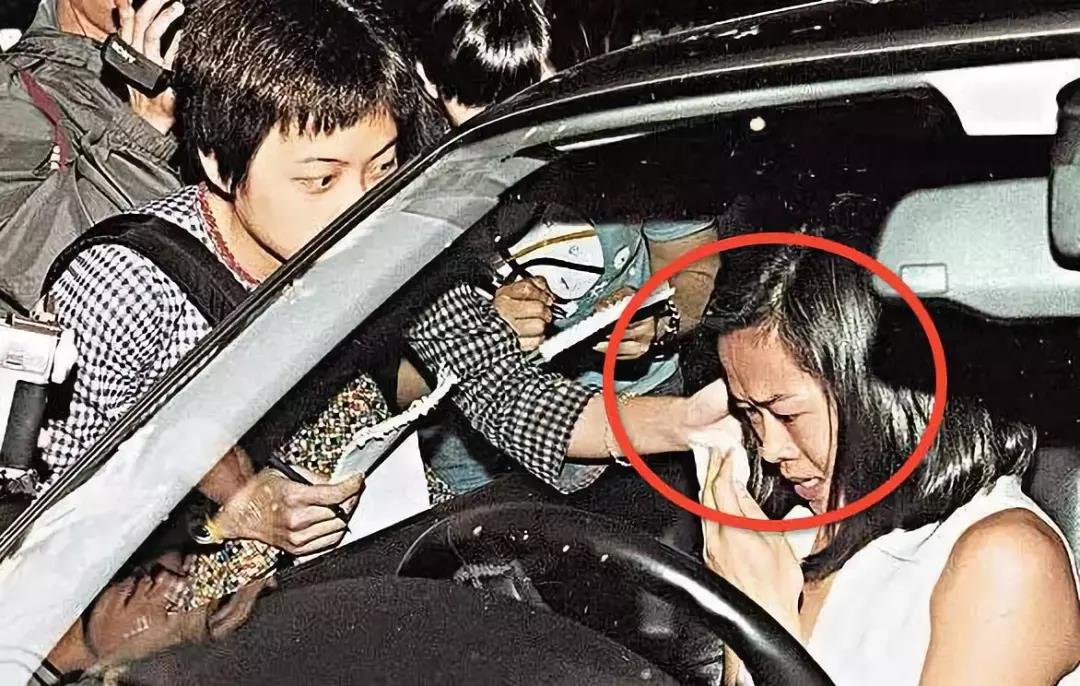 甘比早期龅牙凸嘴,龅牙甘比逆袭香港女首富