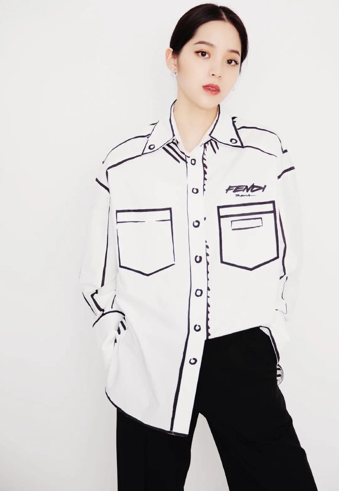 要什么漫画腿，明星们人手一件的漫画衣你怎么还没有？