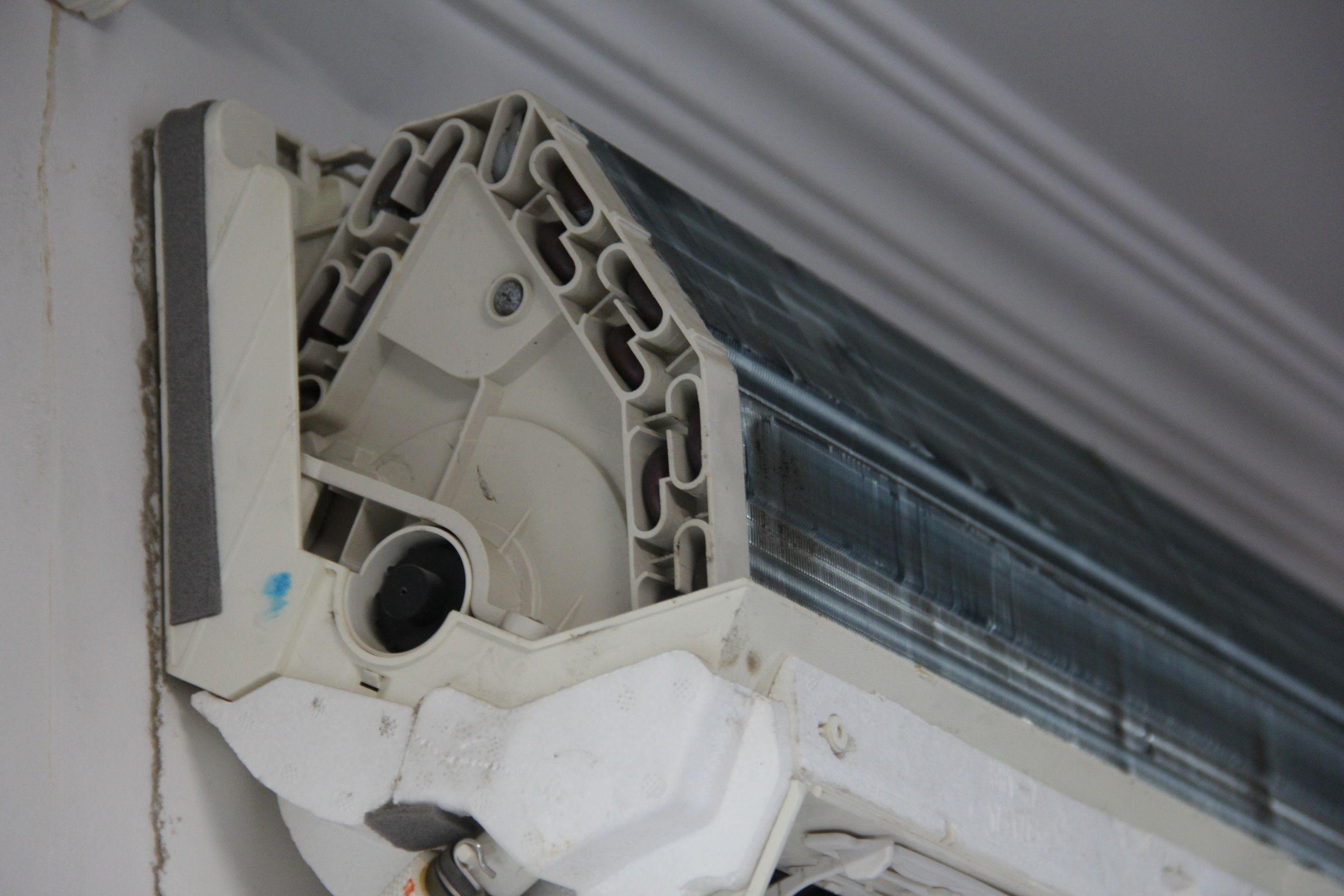 空调制冷有股味道除湿模式就好了,除湿空调开除湿模式还是制冷模式