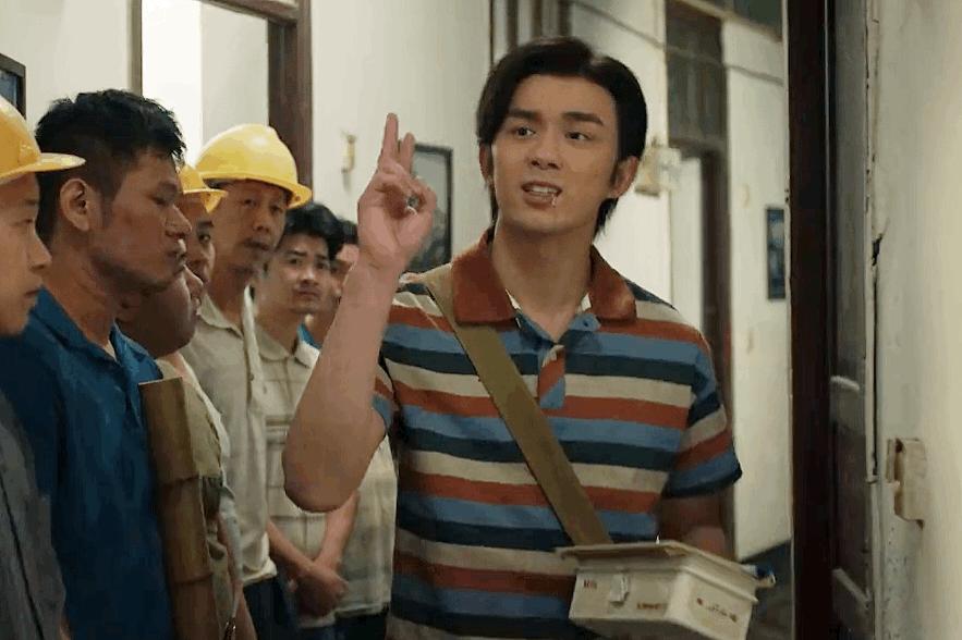 吴磊拍启航当风起时拿酒瓶砸头,吴磊新剧酒瓶砸头花絮