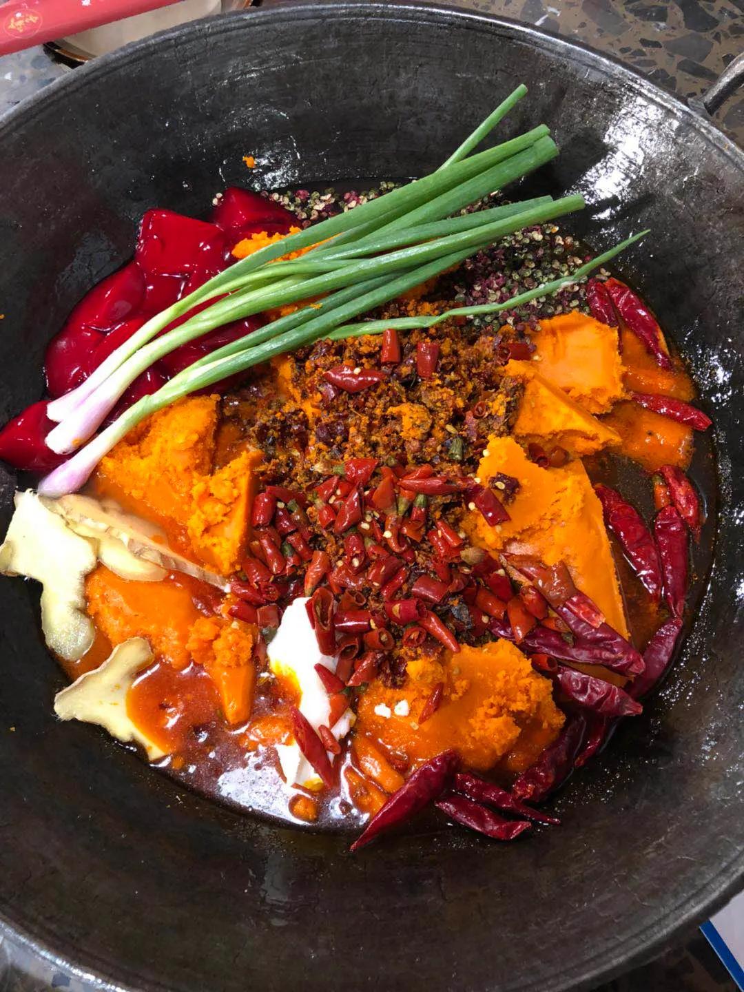 因为“吃内脏”的过场多，四川人直接分成了3个派别